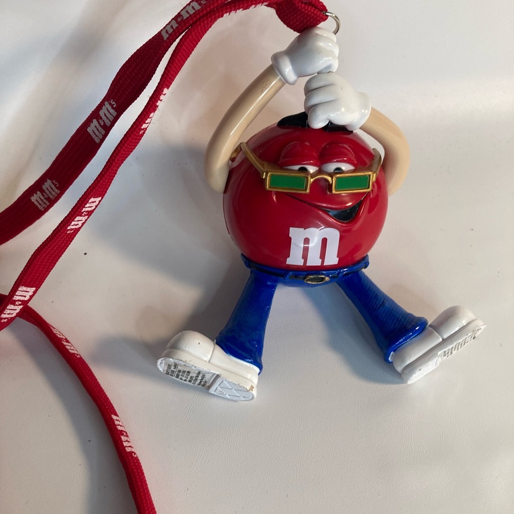 Red M&M Transistor AM/FM Lanyard Radio Mar’s  Candy
